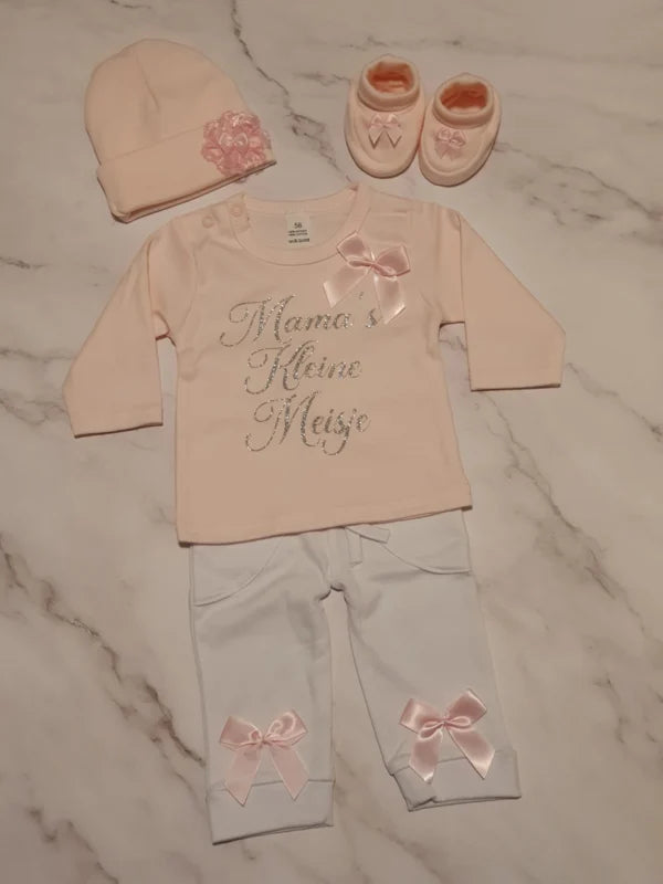 Geboortepakje Mama s kleine meisje met strikjes