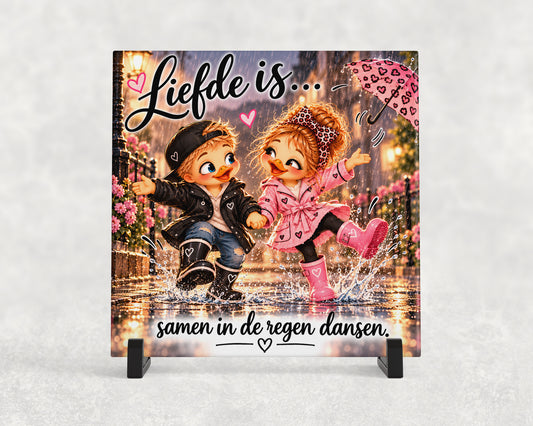 Tegeltje | Liefde Is... Samen in de Regen Dansen